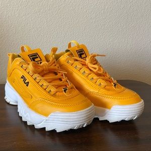 women’s size 7 yellow filas